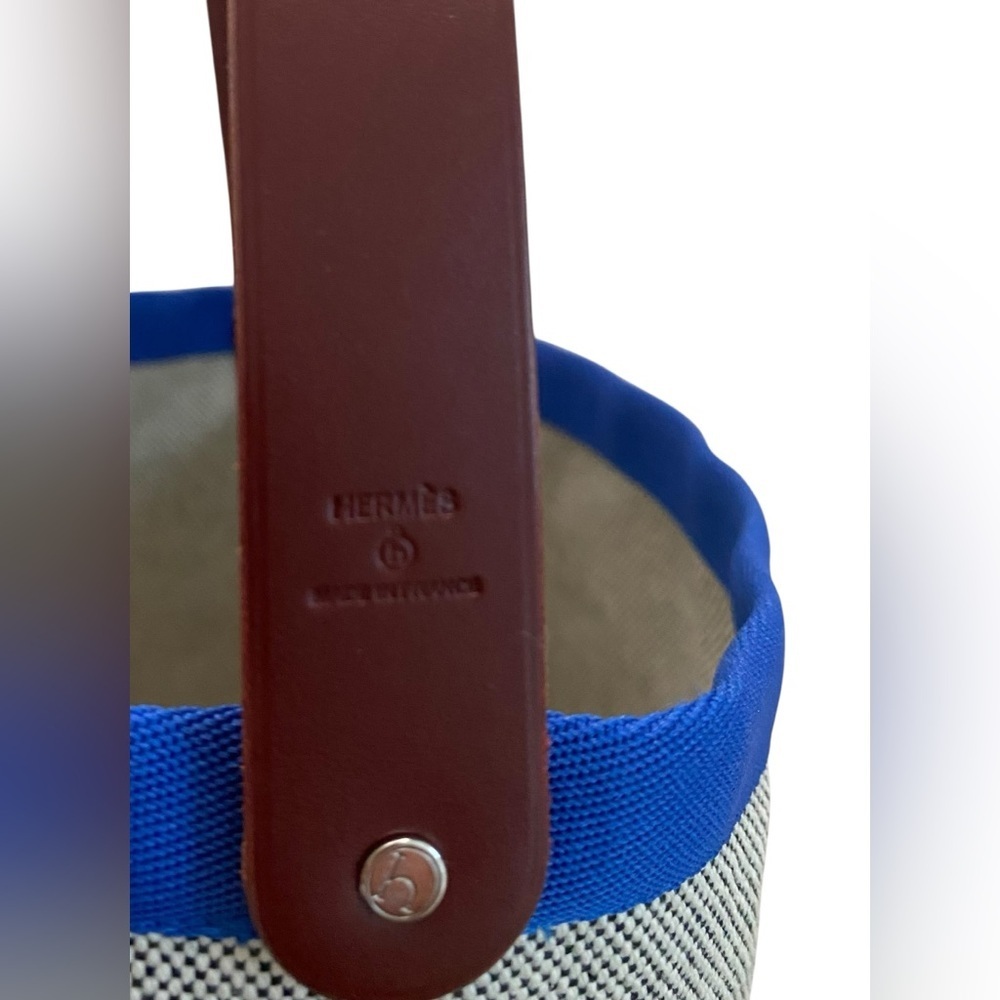 Authentic Hermès Canvas and Leather Bucket Bag - Picture 6 of 9